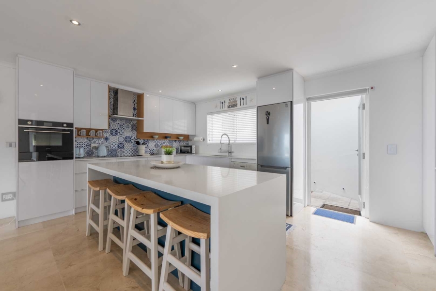 4 Bedroom Property for Sale in Camps Bay Western Cape